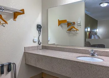 Rodeway Inn & Suites Fort Jackson hotel thumbnail 6