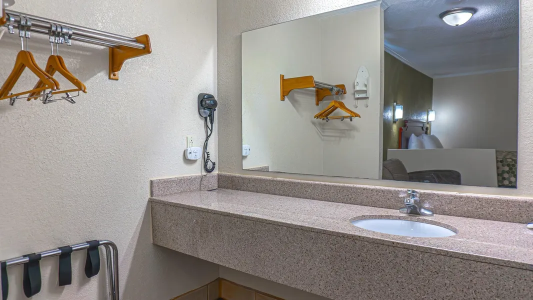 Rodeway Inn & Suites Fort Jackson hotel detail image 6