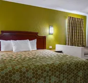 Rodeway Inn & Suites Fort Jackson hotel detail image 7