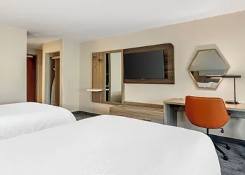 Holiday Inn Express Hotel & Suites Camden-I20 (Hwy 521) by IHG hotel thumbnail 4
