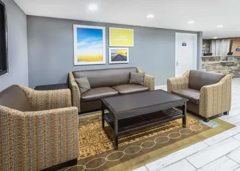 Days Inn by Wyndham Newberry hotel thumbnail 3