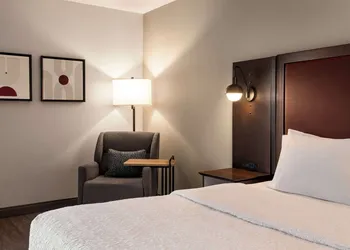 Hampton Inn Columbia-Downtown Historic District hotel thumbnail 7