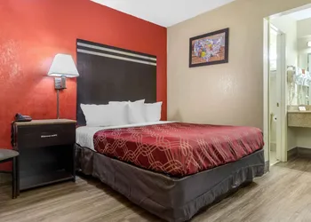 Econo Lodge Columbia Fort Jackson hotel thumbnail 7