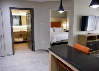 Candlewood Suites Harrisonburg by IHG hotel thumbnail 7