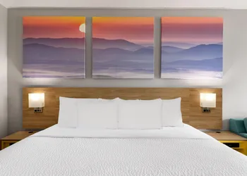 Days Inn by Wyndham Harrisonburg hotel thumbnail 7