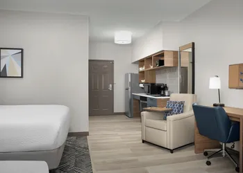 Candlewood Suites Annapolis by IHG hotel thumbnail 5
