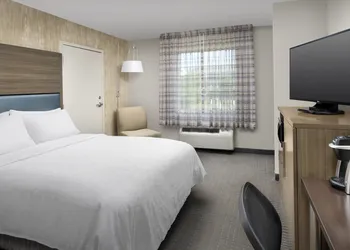 Holiday Inn Express & Suites Annapolis by IHG hotel thumbnail 3