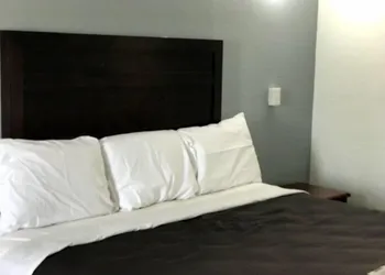 Regency Inn hotel thumbnail 7