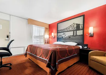 Super 8 by Wyndham Baton Rouge/I-10 hotel thumbnail 6