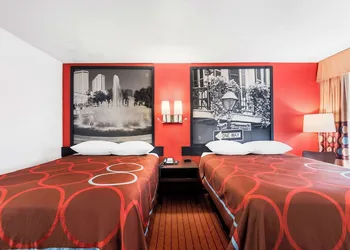 Super 8 by Wyndham Baton Rouge/I-10 hotel thumbnail 8