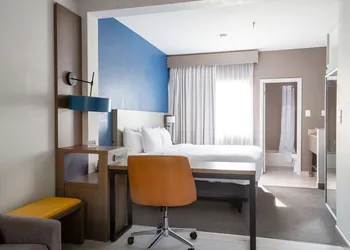Comfort Suites Baton Rouge South I-10 hotel thumbnail 7