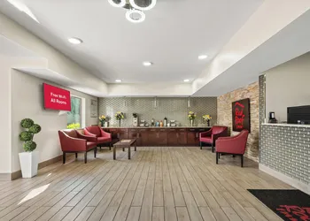 Red Roof Inn Baton Rouge hotel thumbnail 2