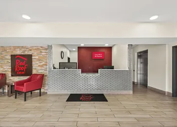Red Roof Inn Baton Rouge hotel thumbnail 3