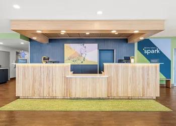 Spark by Hilton Pelham Birmingham I 65 hotel thumbnail 2