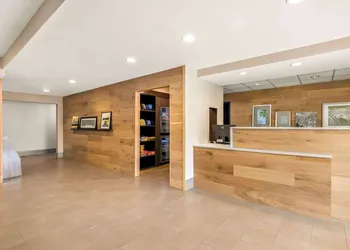 Country Inn & Suites by Radisson, LSU/Medical Corridor hotel thumbnail 2