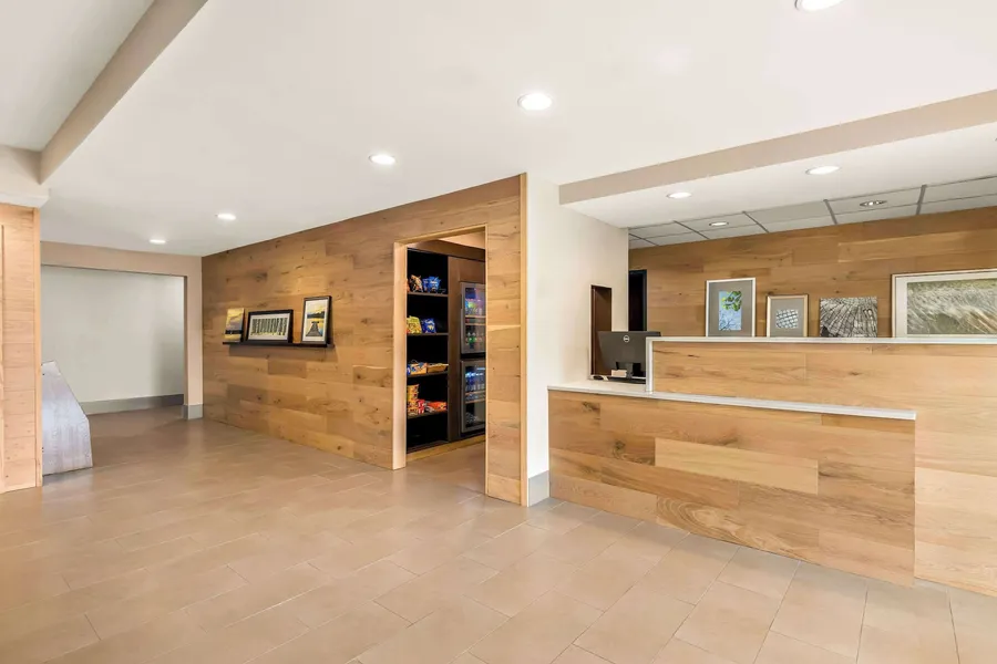 Country Inn & Suites by Radisson, LSU/Medical Corridor hotel detail image 2