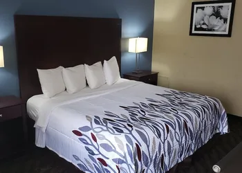 Red Roof Inn Port Allen hotel thumbnail 3