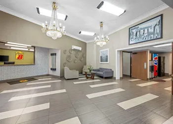 Super 8 by Wyndham Homewood Birmingham Area hotel thumbnail 4