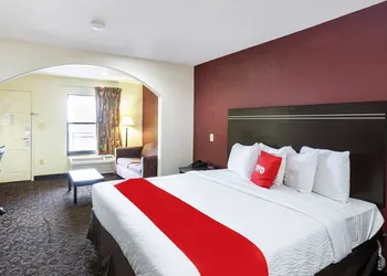 OYO Hotel LSU hotel thumbnail 8