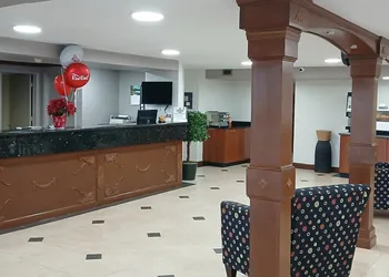 Red Roof Inn Leeds hotel thumbnail 2