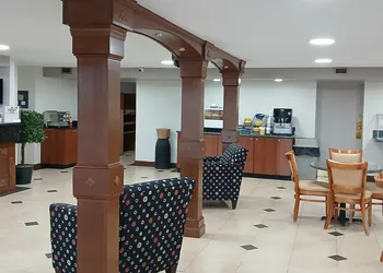 Red Roof Inn Leeds hotel thumbnail 3