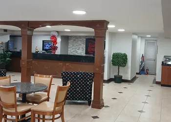 Red Roof Inn Leeds hotel thumbnail 4