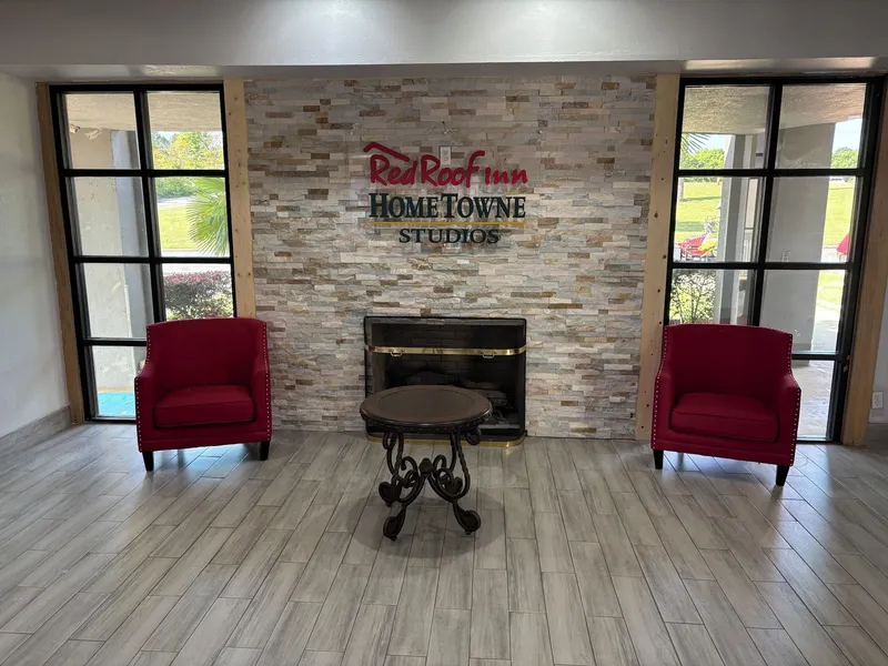 HomeTowne Studios by Red Roof Birmingham hotel detail image 2