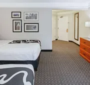 La Quinta Inn & Suites by Wyndham Birmingham Hoover hotel detail image 3