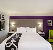 La Quinta Inn & Suites by Wyndham Birmingham Hoover hotel detail image 5