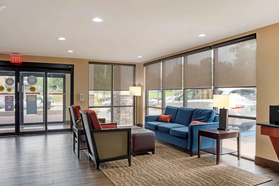 Comfort Suites Fultondale I-65 near I-22 hotel detail image 2