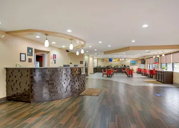 Comfort Suites Fultondale I-65 near I-22 hotel thumbnail 5