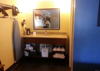 Days Inn by Wyndham Fultondale hotel thumbnail 8