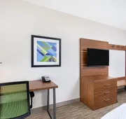 Holiday Inn Express Hotel & Suites Birmingham - Inverness by IHG hotel detail image 7