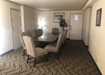 Ramada by Wyndham Birmingham Airport hotel thumbnail 8
