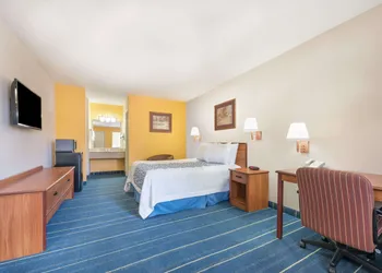 Days Inn by Wyndham Bryan College Station hotel thumbnail 4