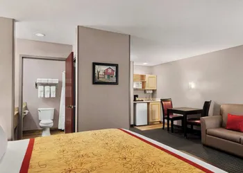 Lancaster Suites hotel thumbnail 5