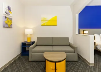 Comfort Suites University Drive hotel thumbnail 8