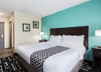 Bricktown Hotel & Extended Stay hotel thumbnail 2