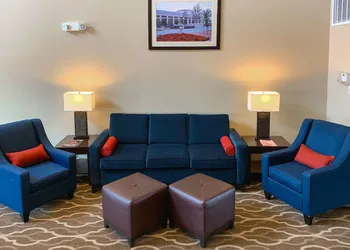 Comfort Suites Texas Ave. hotel thumbnail 2