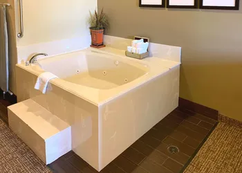Comfort Suites Texas Ave. hotel thumbnail 8