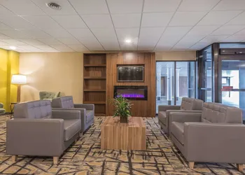 Quality Inn & Suites Downtown Windsor hotel thumbnail 2