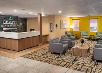 Quality Inn & Suites Downtown Windsor hotel thumbnail 4