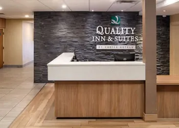 Quality Inn & Suites Downtown Windsor hotel thumbnail 5