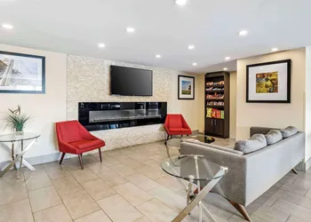 Comfort Inn Windsor hotel thumbnail 2
