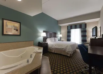 Hampton Inn North Brunswick / New Brunswick hotel thumbnail 8