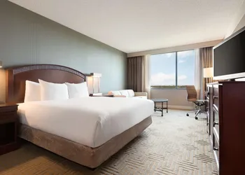 Hilton East Brunswick Hotel & Executive Meeting Center hotel thumbnail 7