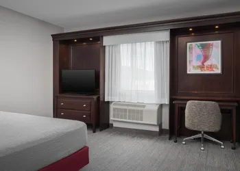 Hampton Inn & Suites Omaha-Downtown hotel thumbnail 8
