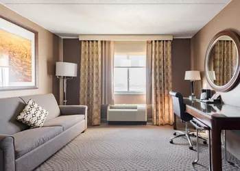 Wyndham Omaha / West Dodge hotel thumbnail 8
