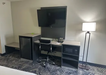 La Quinta Inn by Wyndham Omaha Southwest hotel thumbnail 3