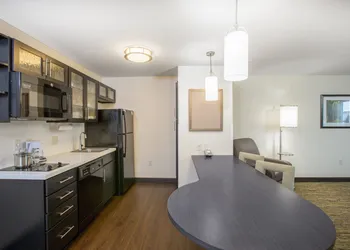 Candlewood Suites Bellevue by IHG hotel thumbnail 4